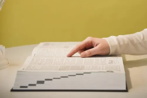 تفاله زیر سایه هوش مصنوعی کلمه سال 2025 شد